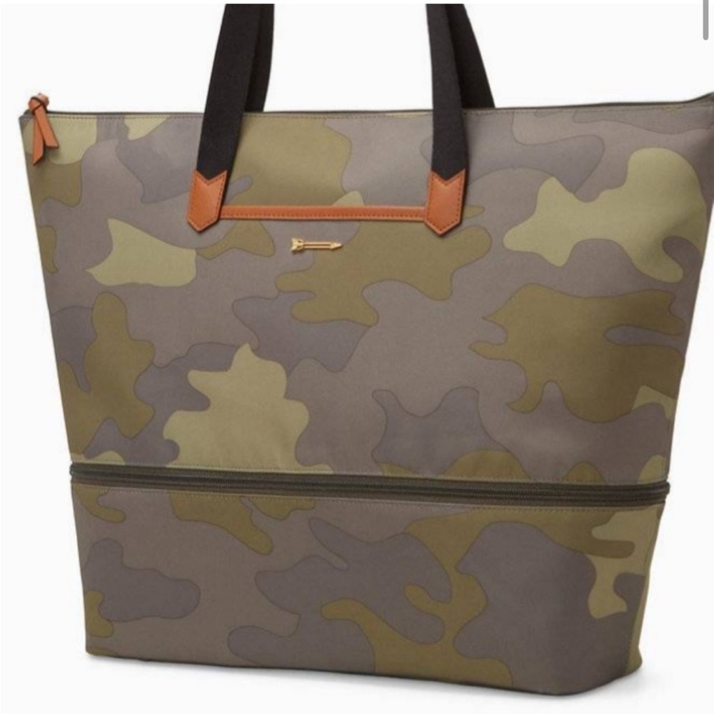 Stella & Dot Large Expandable Camouflage Tote Bag - Picture 2 of 9